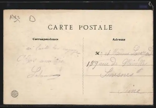 AK Mayenne /Mayenne, Place Cheverus avec enfants sur le côté de la rue