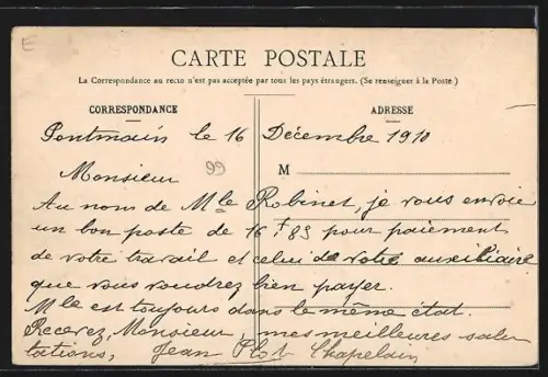 AK La Selle-Craonnaise, Vue générale du village avec route et maisons en pierre