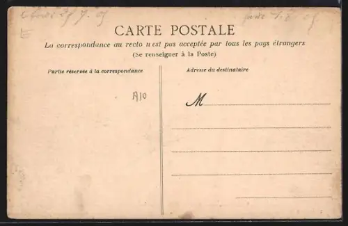 AK Cossé-le-Vivien, Route de Laval bordée d`arbres et maisons rurales