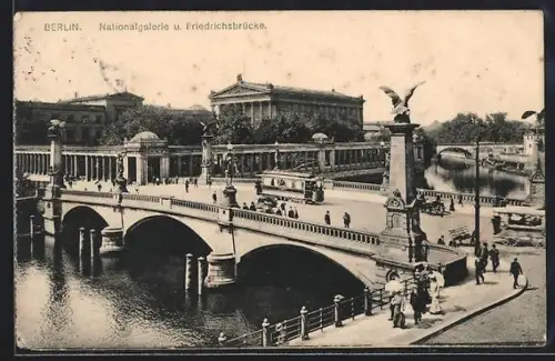 AK Berlin, Nationalgalerie und Friedrichsbrücke, Strassenbahn