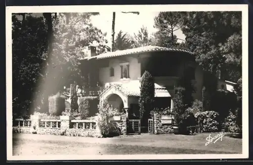 AK Hossegor /Landes, La Villa Couta entourée de verdure