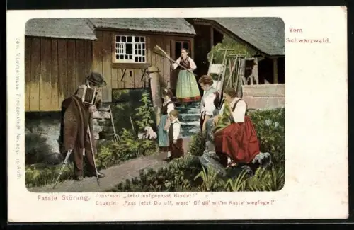 AK Amateur-Fotograf wird von Frau verscheucht, Schwarzwälder Tracht