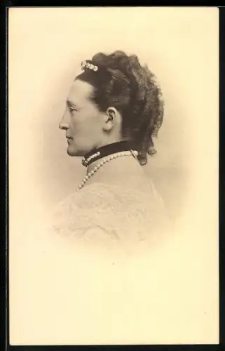AK Prinzessin Wilhelm von Baden, Portrait mit Perlenkette und Diadem
