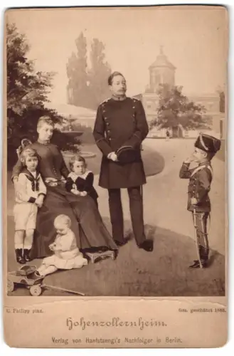 Fotografie Hanfstaengl Nachf., Berlin, Kaiser Wilhelm II. mit Kaiserin Viktoria Luise und Kindern, Uniform
