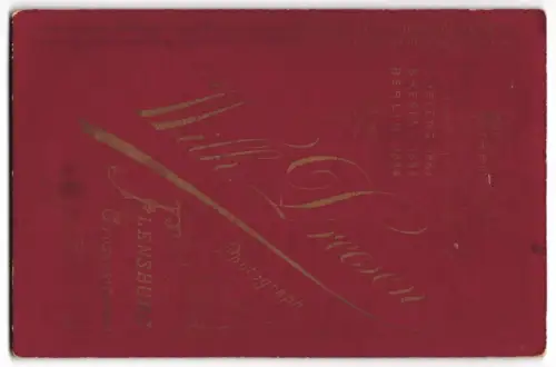 Fotografie Wilh. Dreese, Flensburg, Fischerboot und Segelboot auf dem Meer