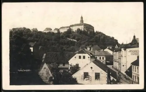 AK Náchod, Strassenpartie mit Schloss