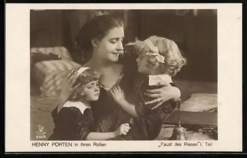 AK Schauspielerin Henny Porten in einer Filmszene aus Faust des Riesen, I. Teil