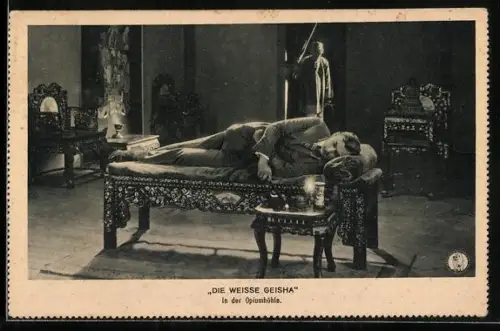AK Filmszene aus Die weisse Geisha, In der Opiumhöhle