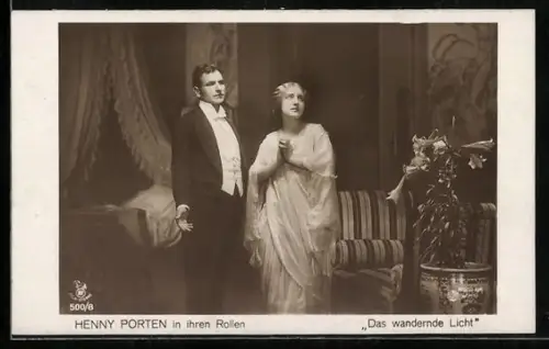 AK Schauspielerin Henny Porten im Kostüm ihrer Rolle Das wandernde Licht