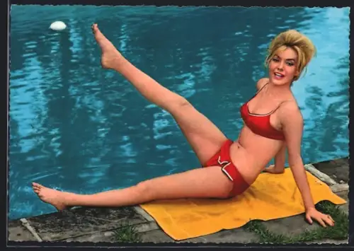 AK Maria Perschy im Bikini am Wasser