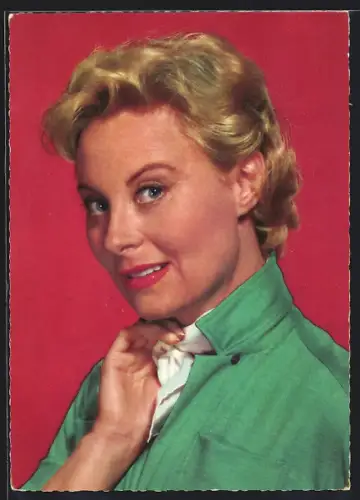 AK Michèle Morgan in einer grünen Bluse, Portrait