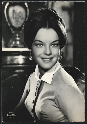 AK Romy Schneider in Katja, die ungekrönte Kaiserin, Portrait