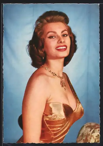 AK Schauspielerin Sophia Loren im glänzenden Kleid