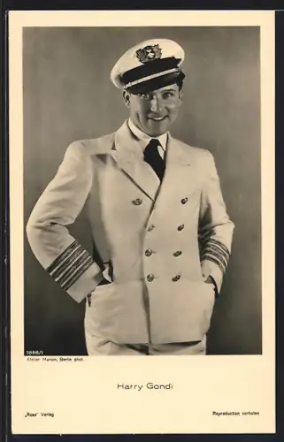 AK Schauspieler Harry Gondi mit Kapitänsmütze