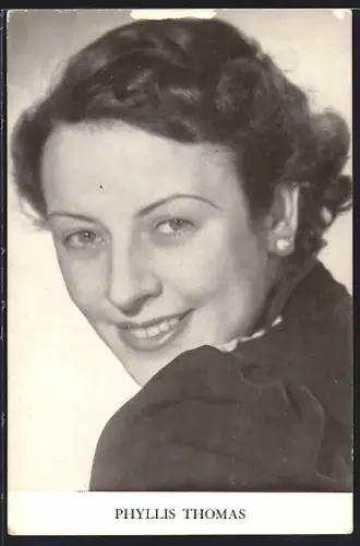 AK Schauspielerin Phyllis Thomas mit lächelndem Gesicht
