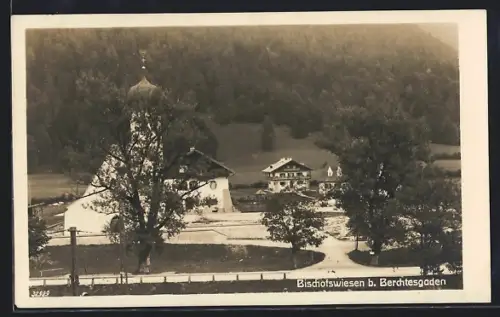 AK Bischofswiesen b. Berchtesgaden, Kirche, Gasthaus, Landschaft