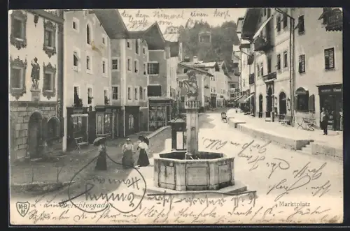 AK Berchtesgaden, Marktplatz, Brunnen, historische Gebäude