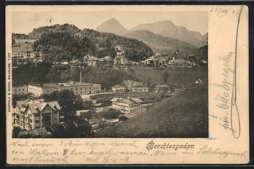 AK Berchtesgaden, Ortsansicht mit Bergen und Gebäuden