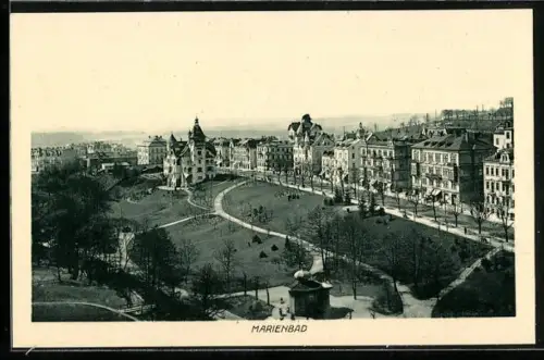 AK Marienbad, Panorama mit Strassenpartie