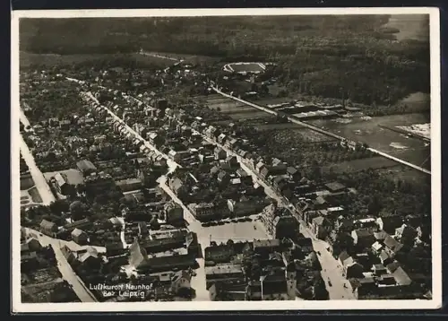 AK Naunhof /Leipzig, Teilansicht mit Strassenpartie, Fliegeraufnahme