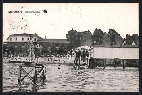 AK Möltenort, Strandleben und junge Männer in Badeanzügen