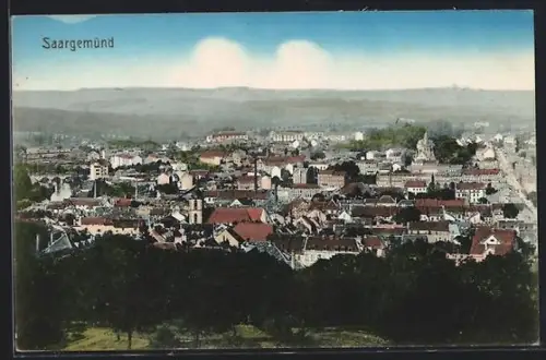 AK Saargemünd, Vue panoramique de la ville et des collines environnantes