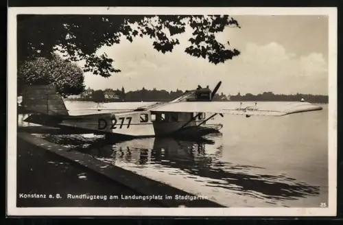 AK Konstanz, Rundflugzeug am Landungsplatz im Stadtgarten, Wasserflugzeug