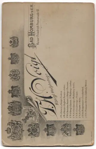 Fotografie T. H. Voigt, Homburg v. d. H., Portrait Kaiserin Viktoria von Preussen mit Orden