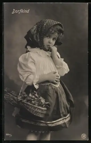 Foto-AK NPG Nr. 984/7: Schüchternes Dorfkind mit Korb