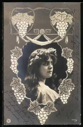 Foto-AK NPG Nr. 777/8: Fräulein mit Blumenkranz, Weintrauben, Passepartout