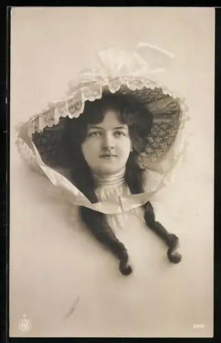 Foto-AK NPG Nr. 3315: Fräulein mit weissem Hut