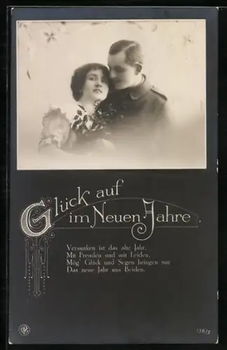 Foto-AK NPG Nr. 136/2: Soldat in Uniform mit Frau, Neujahrsgruss