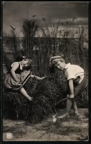 Foto-AK NPG Nr. 591/10: Kinderpaar mit Heukarren