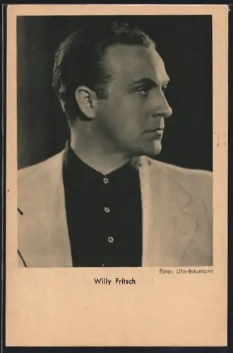 AK Schauspieler Willy Fritsch mit einem arroganten Blick zur Seite