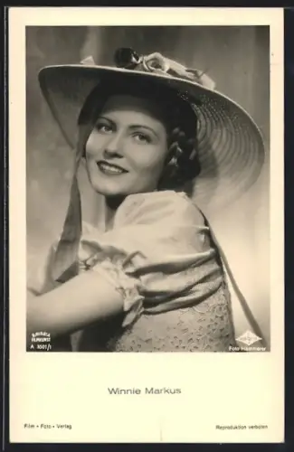 AK Schauspielerin Winnie Markus in sommerlicher Bluse und Hut