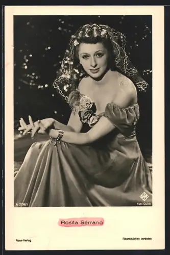 AK Schauspielerin Rosita Serrano in Rosen-Kleid porträtiert