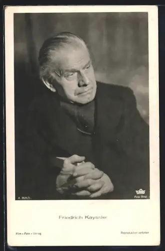AK Schauspieler Friedrich Kayssler mit verschränkten Armen