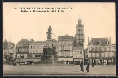 AK Saint-Quentin, Place de l`Hôtel de Ville, Beffroi et Monument