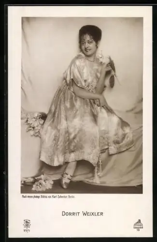AK Schauspielerin Dorrit Weixler im Kostüm einer Filmrolle