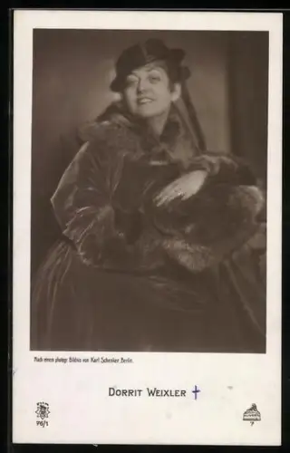 AK Schauspielerin Dorrit Weixler im Pelz