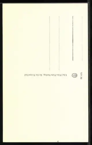 AK Schauspielerin Simone Renant, Portrait mit breiter Kette