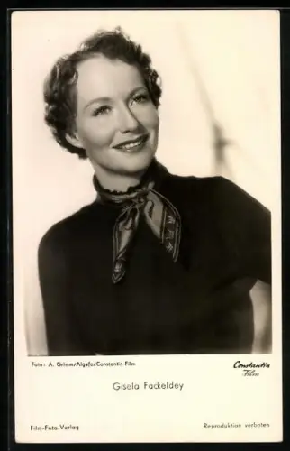 AK Schauspielerin Gisela Fackeldey mit charmantem Lächeln