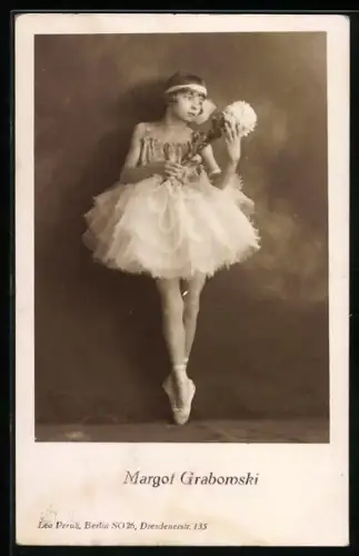 AK Schauspielerin Margot Grabomski als Ballettänzerin