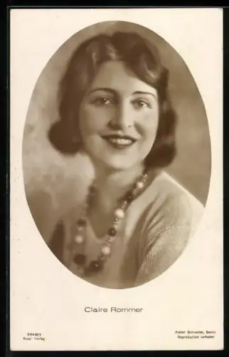 AK Schauspielerin Claire Rommer mit lächelndem Gesicht