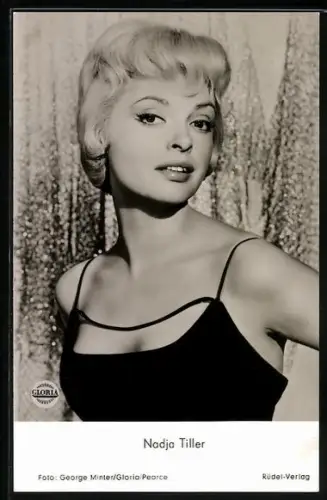 AK Schauspielerin Nadja Tiller in dem Film Das Bittere und das Süsse