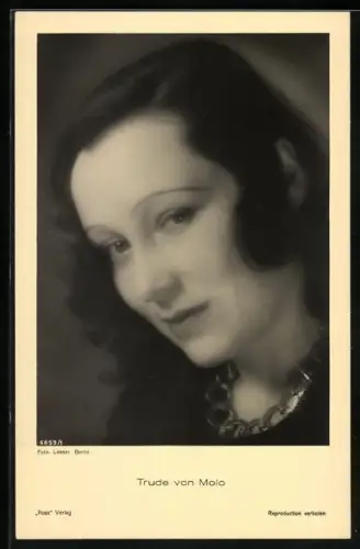 AK Schauspielerin Trude von Molo schaut seitlich