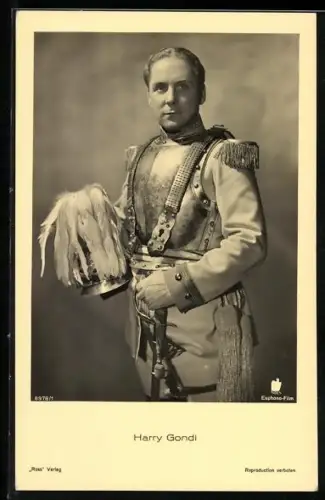 AK Schauspieler Harry Gondy in Uniform mit Helm