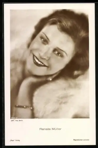 AK Schauspielerin Renate Müller mit lächelndem Gesicht