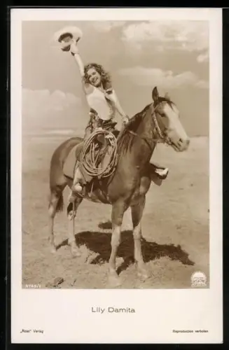 AK Schauspielerin Lily Damita auf ihrem Pferd