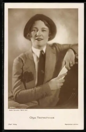 AK Schauspielerin Olga Tschechowa in Anzugjacke